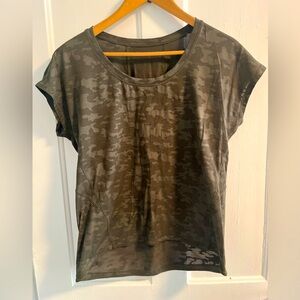Lululemon mesh camo T